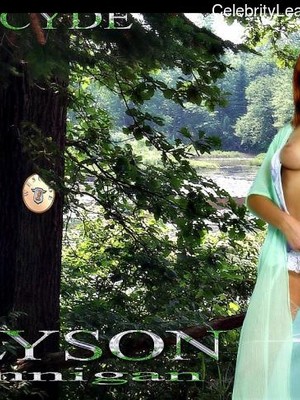Naked Celebrity Alyson Hannigan 30 pic