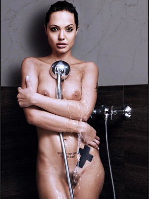 Free nude Celebrity Angelina Jolie 22 pic