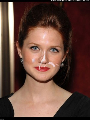 Celebrity Nude Pic Bonnie Wright 22 pic