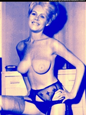 Real Celebrity Nude Elizabeth Montgomery 6 pic