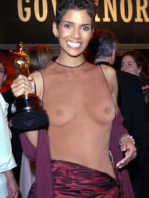 Nude Celeb Halle Berry 14 pic