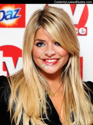 Celebrity Nude Pic Holly Willoughby 31 pic