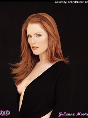 Nude Celebrity Picture Julianne Moore 16 pic