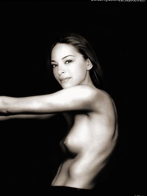 nude celebrities Kristin Kreuk 3 pic