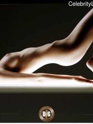 Naked Celebrity Kristin Kreuk 29 pic
