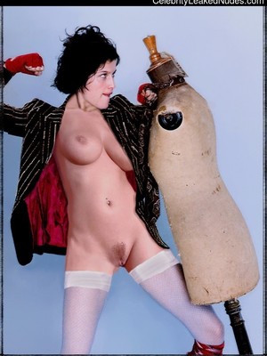 Celebrity Leaked Nude Photo Laetitia Casta 18 pic