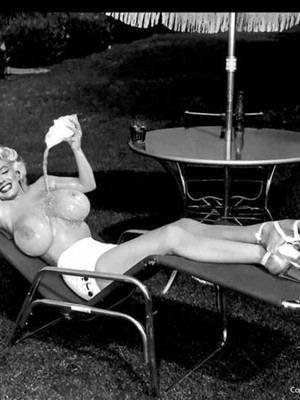 Real Celebrity Nude Marilyn Monroe 4 pic