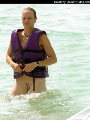 Celebrity Nude Pic Martina Hingis 11 pic