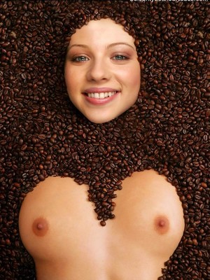 Best Celebrity Nude Michelle Trachtenberg 14 pic