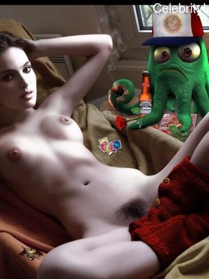 Naked celebrity picture Natalie Portman 13 pic