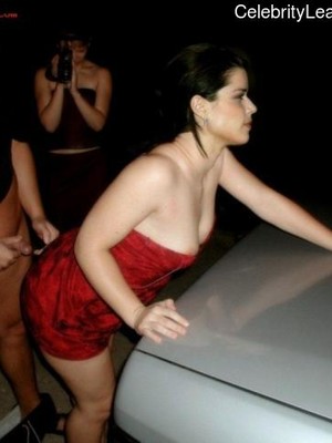 Free Nude Celeb Neve Campbell 30 pic