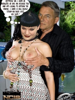 Naked Celebrity Pic Pauley Perrette 11 pic