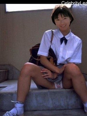 Naked Celebrity Ryoko Hirosue 12 pic
