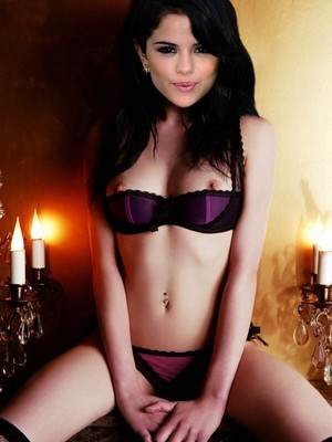 Nude Celeb Pic Selena Gomez 19 pic